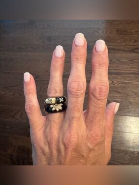Black Enamel & Gold Tone Rhinestone Floral Band Ring Size 6.5 Vintage Style